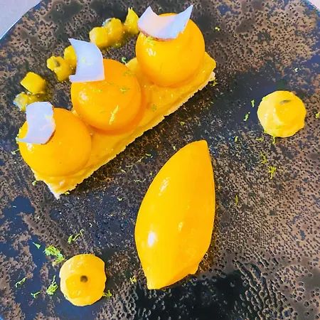 Logis Restaurant De Bastar 酒店 3*