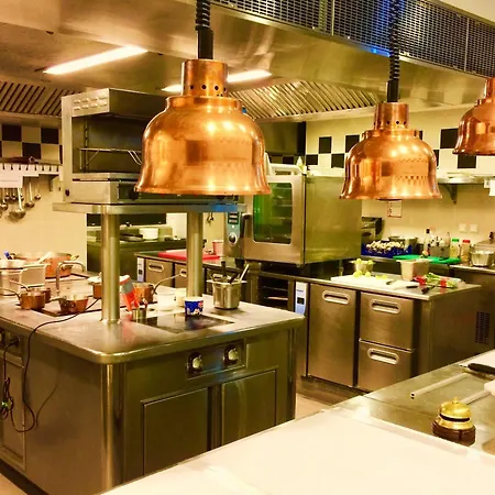 Hotel Logis Restaurant De Bas 3*