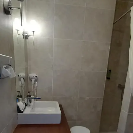 Hotel Logis Restaurant De Bas 3*